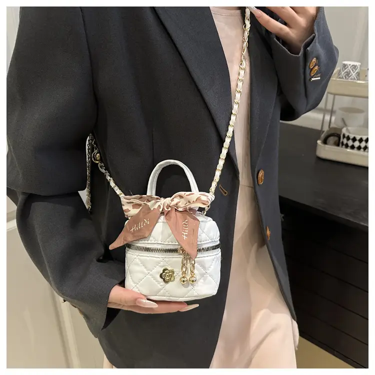 Women's Diamond Plaid Chain Shoulder Bag Mini Square Bucket Bag — feature 14