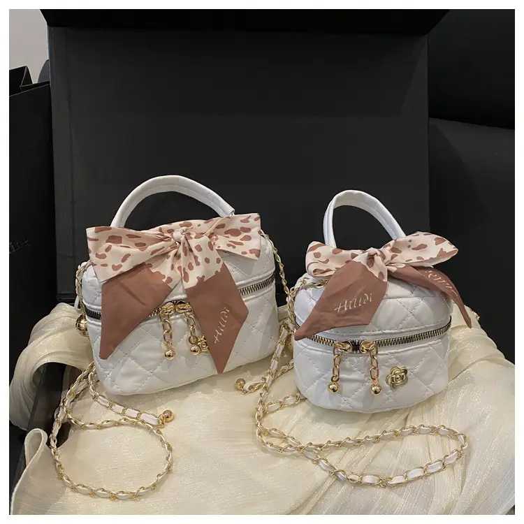 Women's Diamond Plaid Chain Shoulder Bag Mini Square Bucket Bag — feature 19