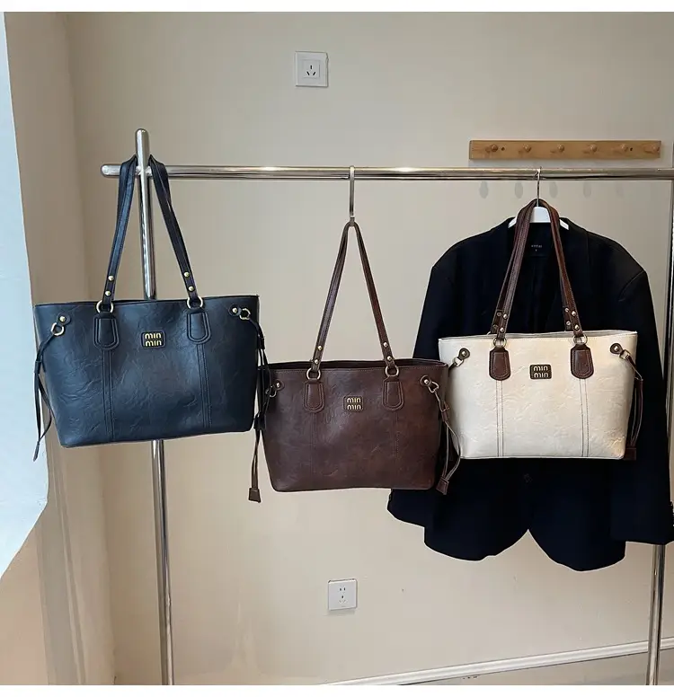 Women's Large Capacity Leather Shoulder Bag 2026 — feature 19