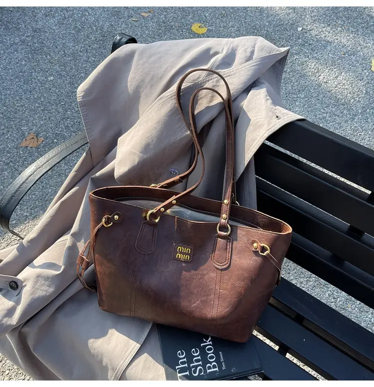 Women's Large Capacity Leather Shoulder Bag 2026 — feature 9