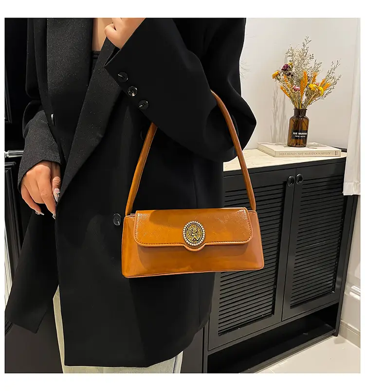 Red French Style Shoulder Bag for Women 2025 — feature 12