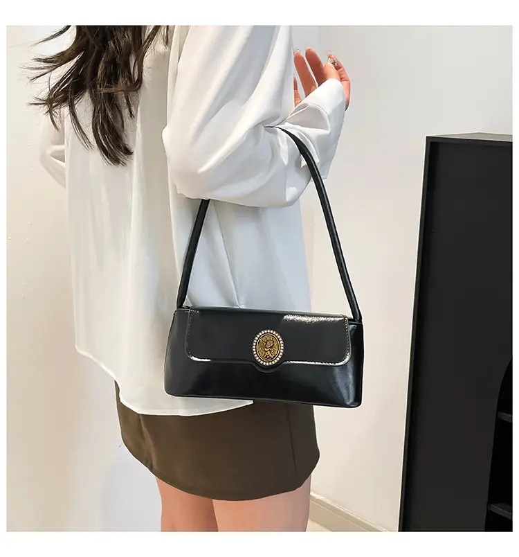 Red French Style Shoulder Bag for Women 2025 — feature 20