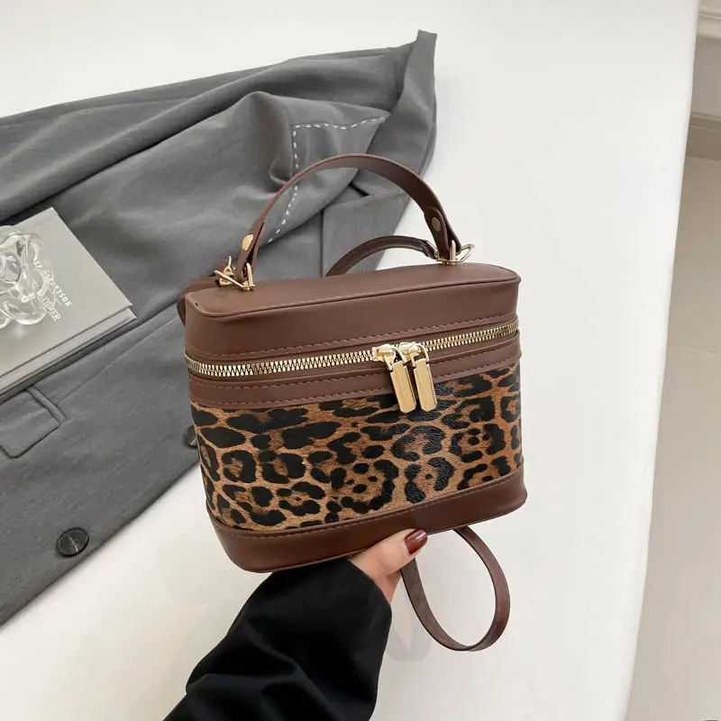 Women's Leopard Print Shoulder Bag Brown 2025 - Image 4
