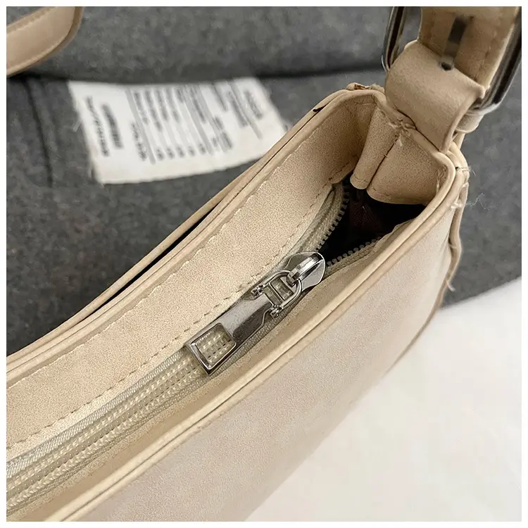 Retro Rivet Shoulder Bag for Women Light Luxury — feature 12