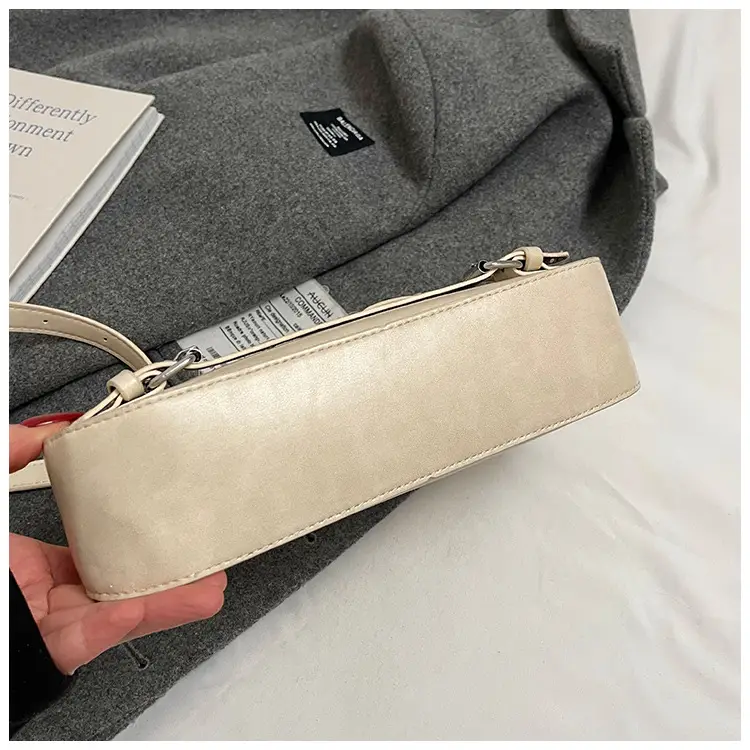 Retro Rivet Shoulder Bag for Women Light Luxury — feature 9