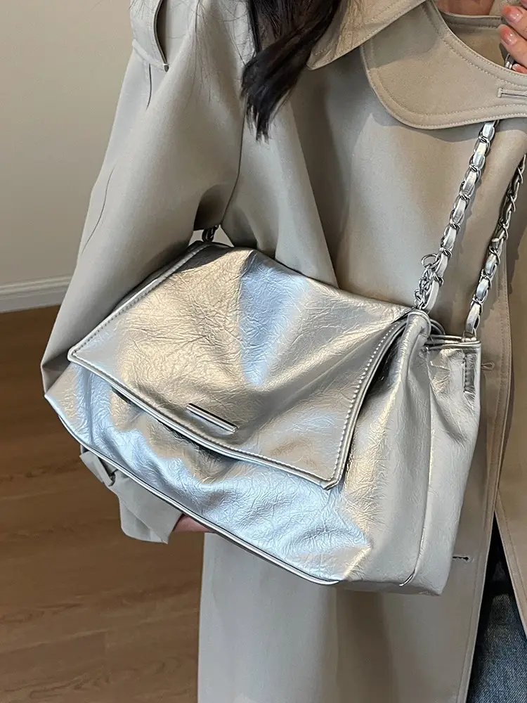 Silver Chain Shoulder Bag for Women Casual Commute - Image 6