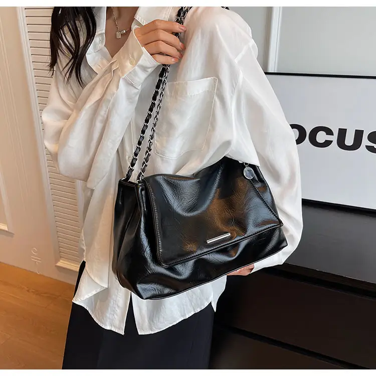 Silver Chain Shoulder Bag for Women Casual Commute — feature 17