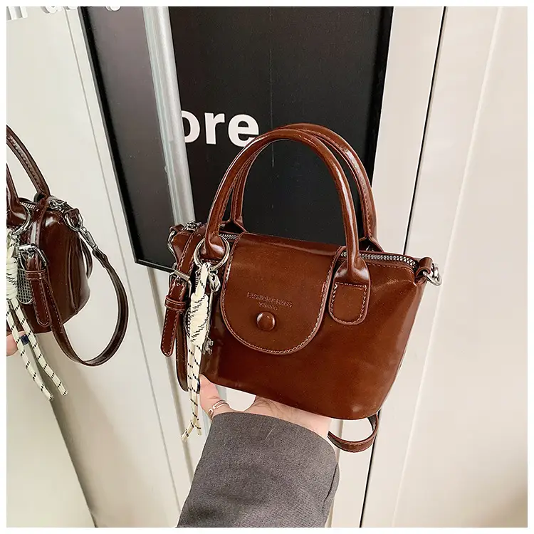 Pink Leather Crossbody Bag for Women Spring Summer 2025 — feature 16