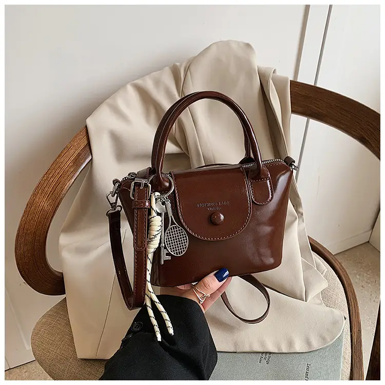 Pink Leather Crossbody Bag for Women Spring Summer 2025 — feature 17