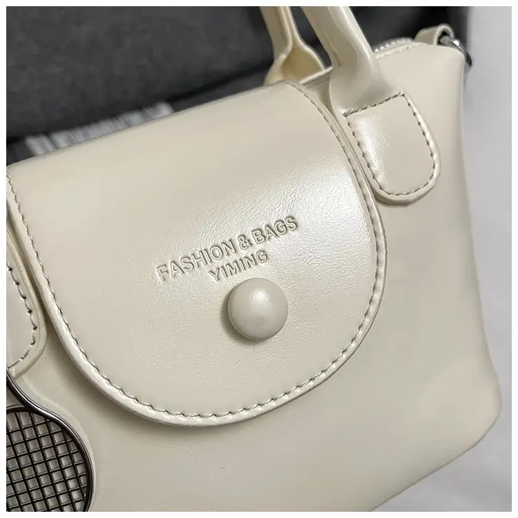 Pink Leather Crossbody Bag for Women Spring Summer 2025 — feature 3