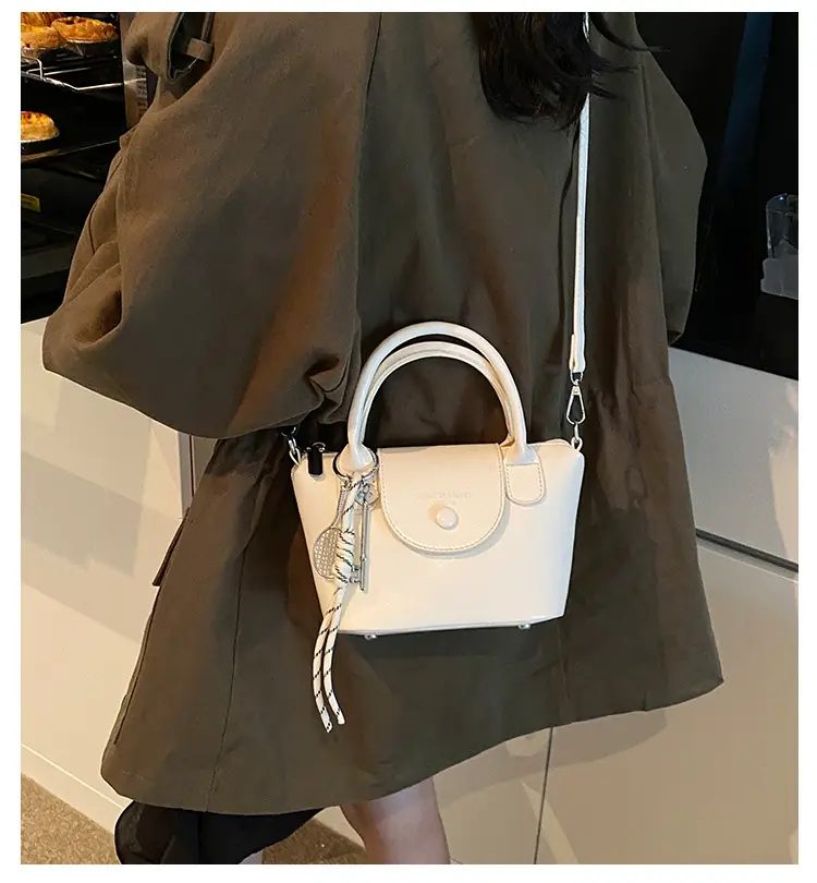 Pink Leather Crossbody Bag for Women Spring Summer 2025 — feature 9