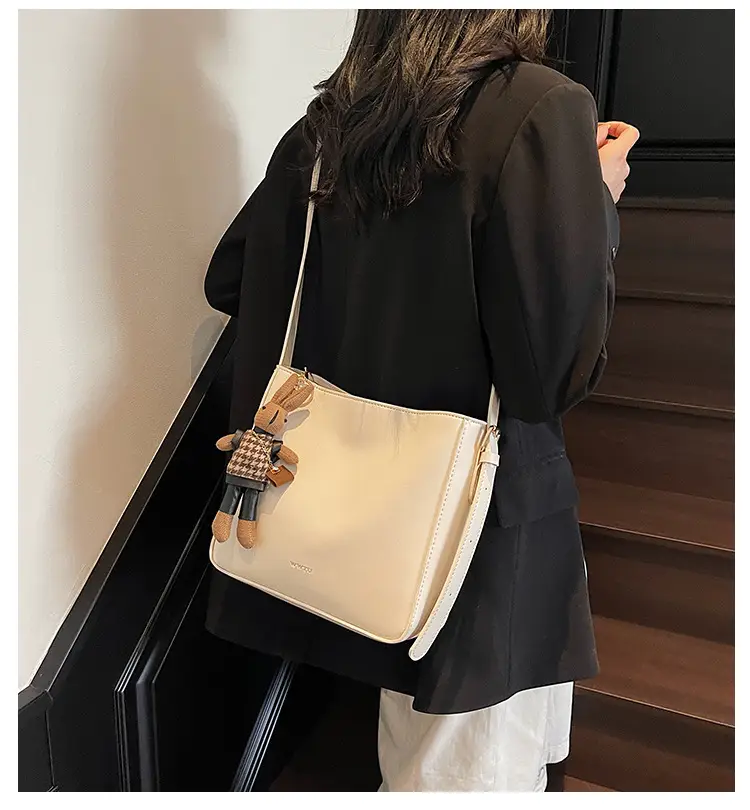 Women Crossbody Bag Brown Leather Large Capacity 2026 — feature 1
