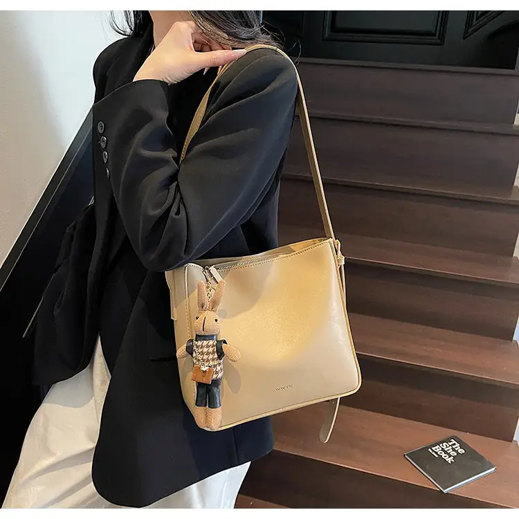 Women Crossbody Bag Brown Leather Large Capacity 2026 — feature 17