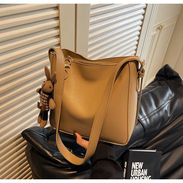Women Crossbody Bag Brown Leather Large Capacity 2026 — feature 22