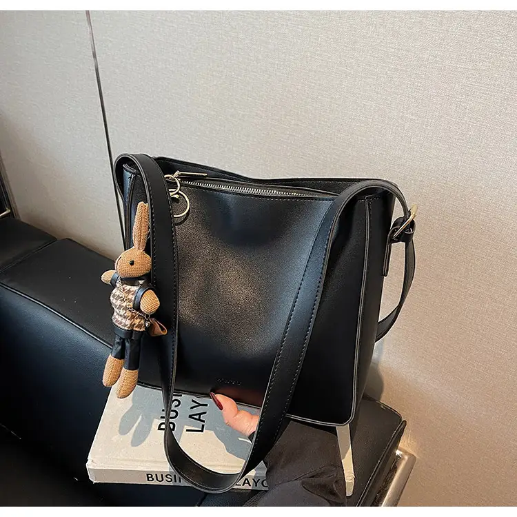 Women Crossbody Bag Brown Leather Large Capacity 2026 — feature 24