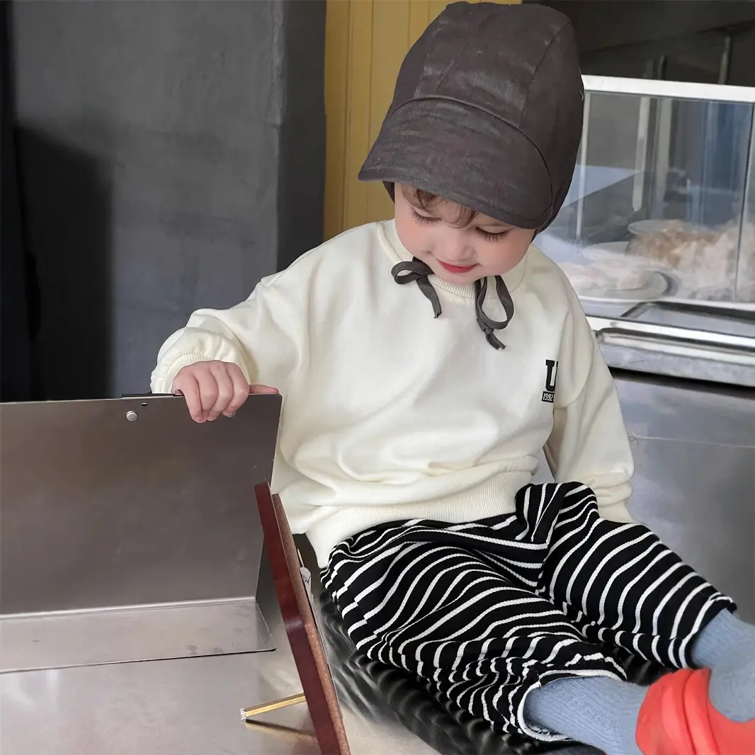 Boys Striped Sweatpants Set Korean Style 2026 — feature 4