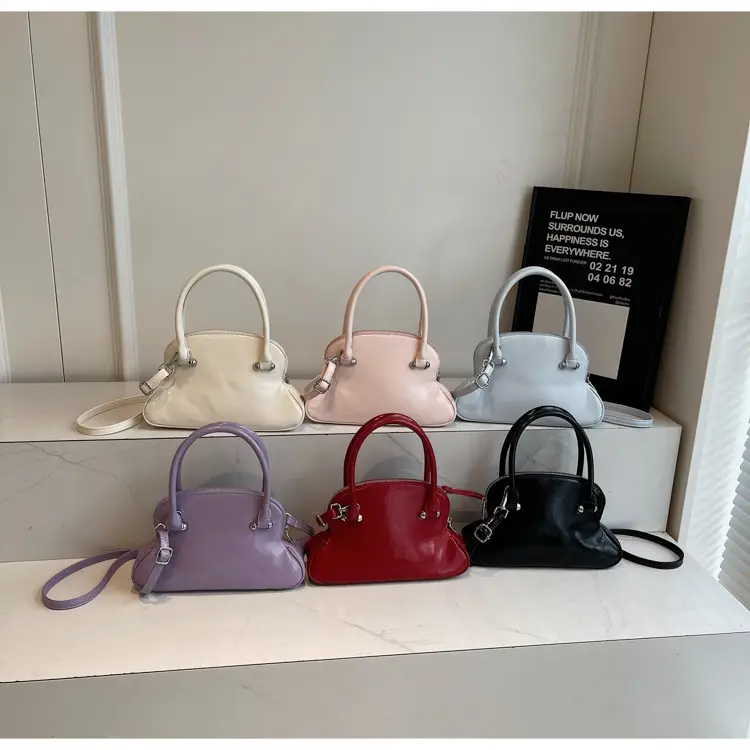 Black Shell Shoulder Crossbody Bag Women Spring Summer 2025 — feature 1