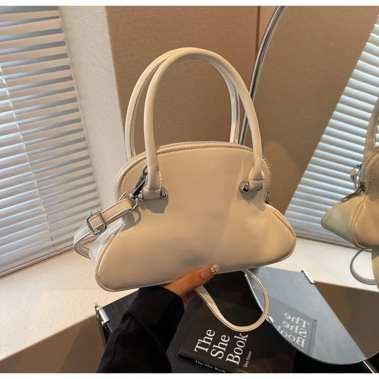Black Shell Shoulder Crossbody Bag Women Spring Summer 2025 — feature 11