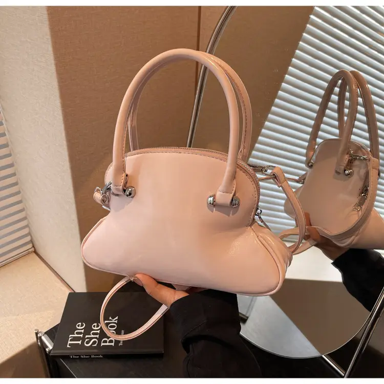 Black Shell Shoulder Crossbody Bag Women Spring Summer 2025 — feature 12