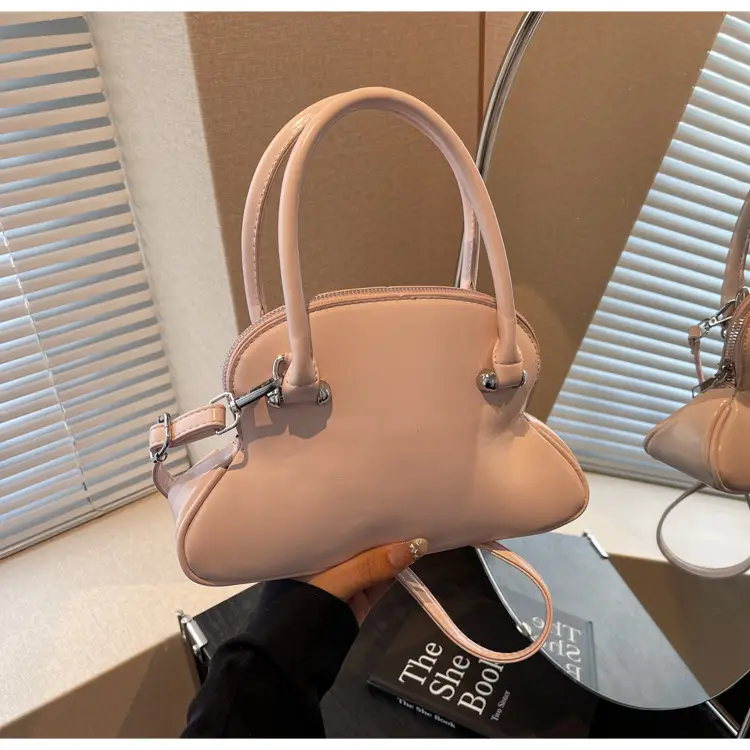 Black Shell Shoulder Crossbody Bag Women Spring Summer 2025 — feature 13