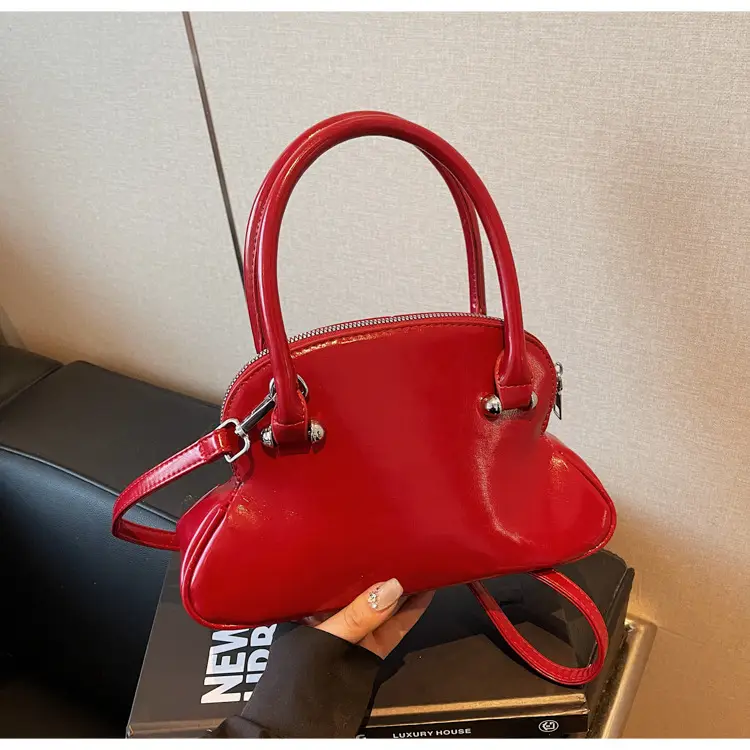 Black Shell Shoulder Crossbody Bag Women Spring Summer 2025 — feature 15