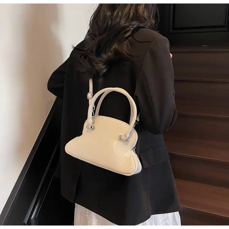 Black Shell Shoulder Crossbody Bag Women Spring Summer 2025 — feature 32