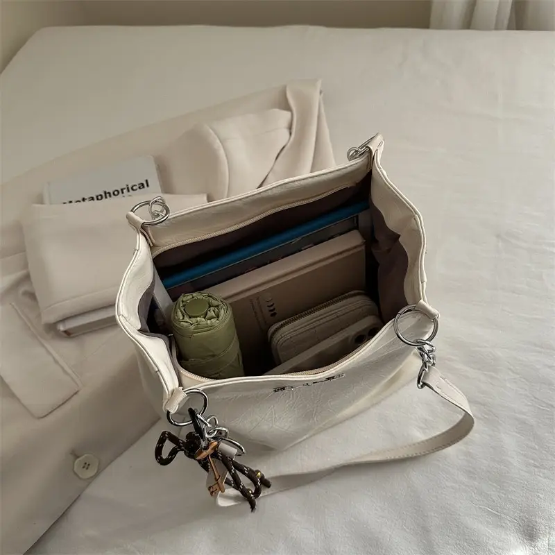 Women's Large Capacity Beige Chain Shoulder Bag