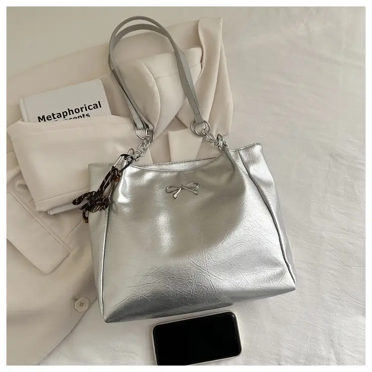 Women's Large Capacity Beige Chain Shoulder Bag — feature 12