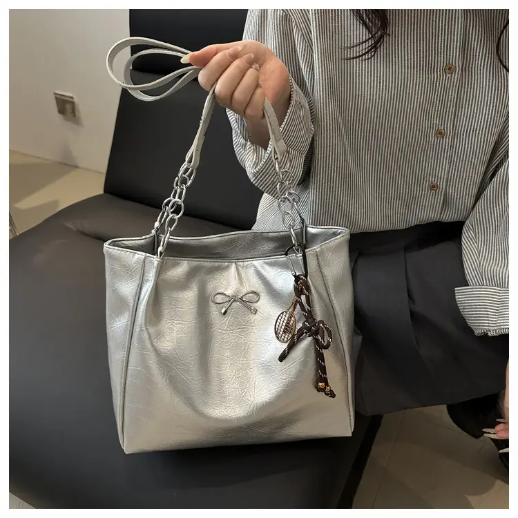 Women's Large Capacity Beige Chain Shoulder Bag — feature 19
