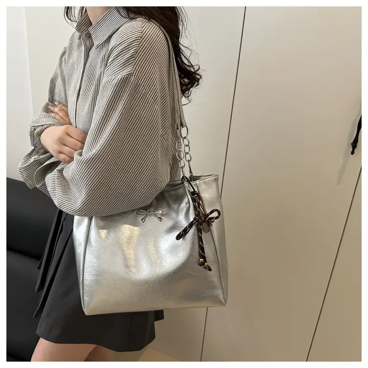 Women's Large Capacity Beige Chain Shoulder Bag — feature 25