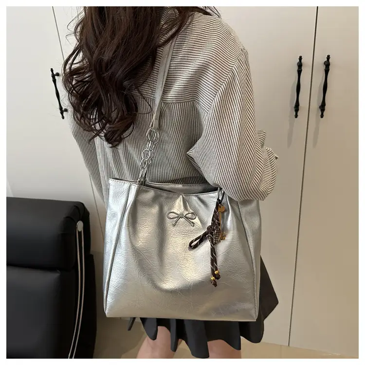 Women's Large Capacity Beige Chain Shoulder Bag — feature 27