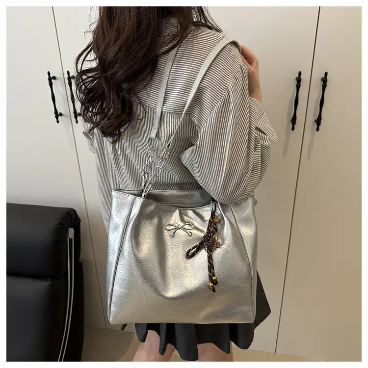 Women's Large Capacity Beige Chain Shoulder Bag — feature 28