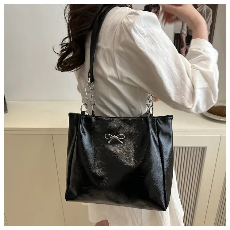 Women's Large Capacity Beige Chain Shoulder Bag — feature 30