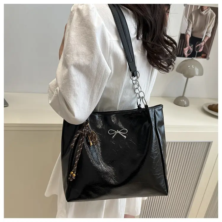 Women's Large Capacity Beige Chain Shoulder Bag — feature 33