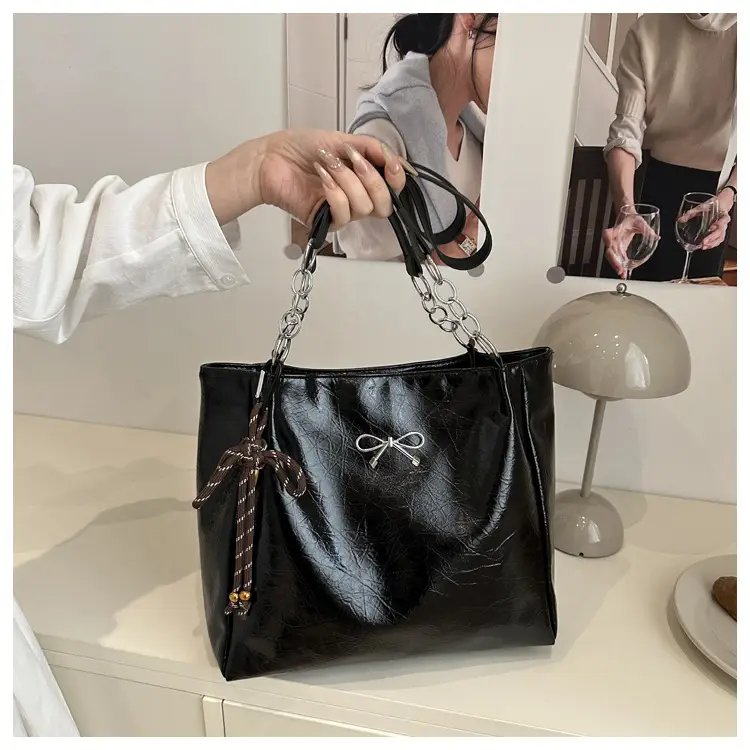Women's Large Capacity Beige Chain Shoulder Bag — feature 38