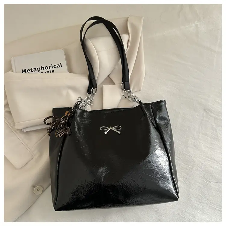 Women's Large Capacity Beige Chain Shoulder Bag — feature 8