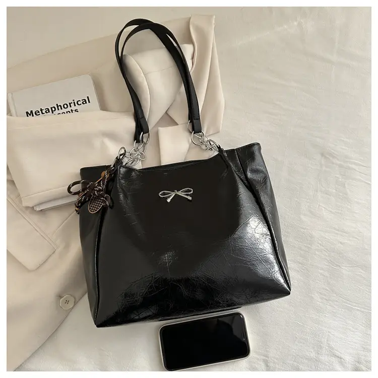 Women's Large Capacity Beige Chain Shoulder Bag — feature 9