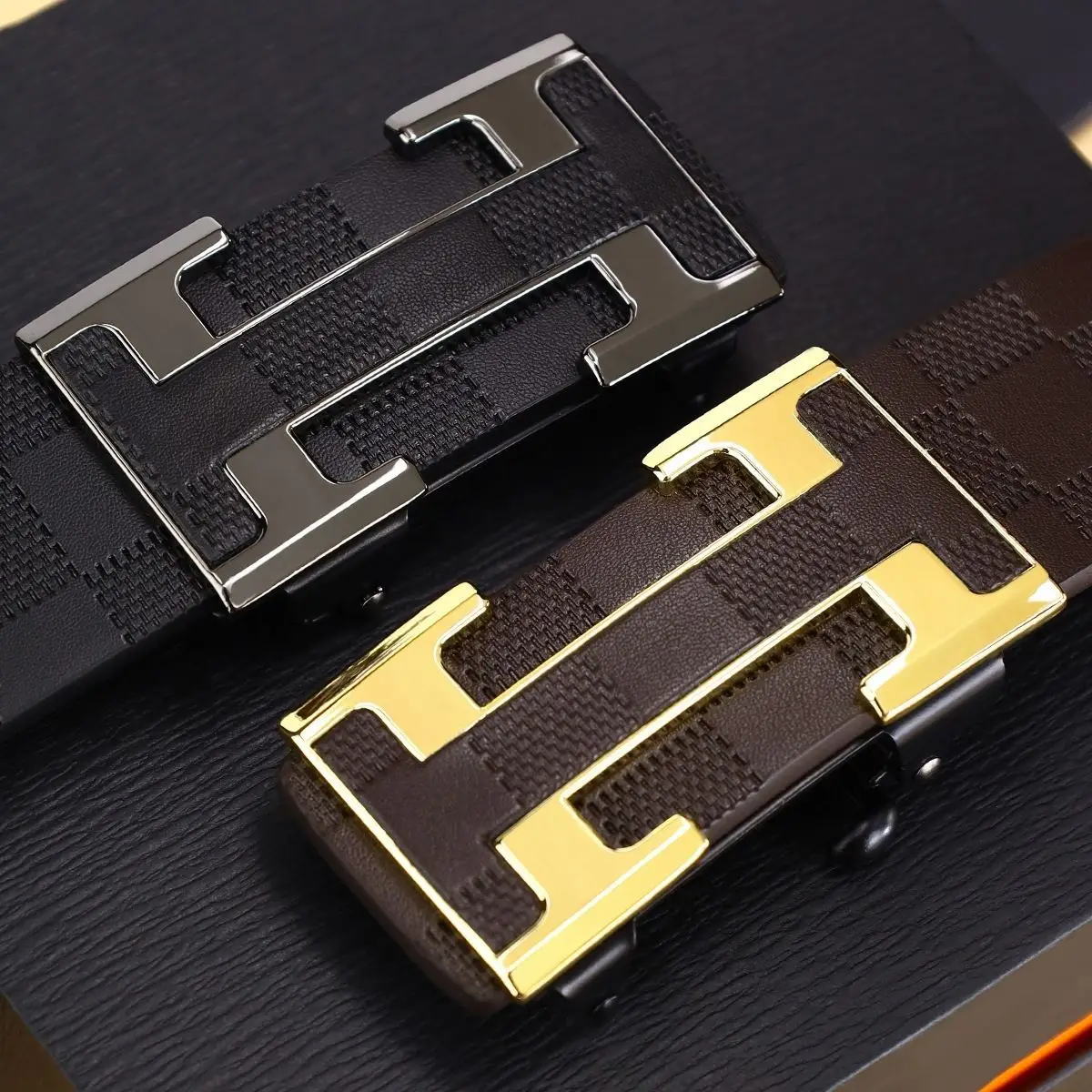 High-End Men's Leather Belt with Automatic Buckle - Image 5