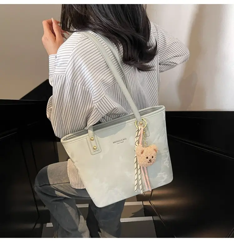 Large Capacity Crossbody Bag for Students & Commuters — feature 13