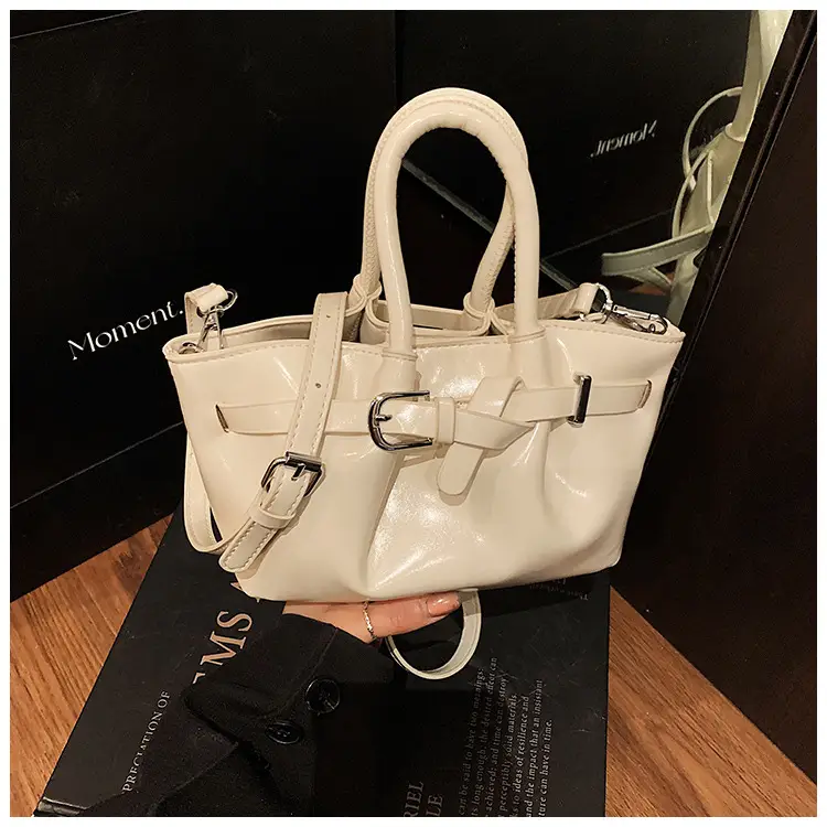 Korean Style Beige Leather Bucket Bag 2025 — feature 19
