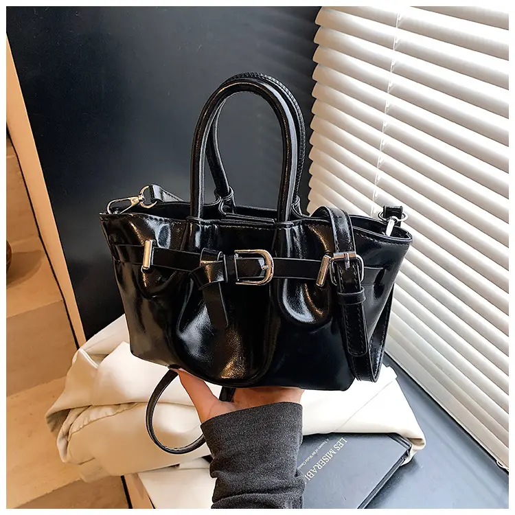 Korean Style Beige Leather Bucket Bag 2025 — feature 27