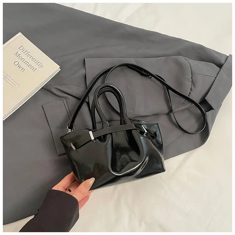 Korean Style Beige Leather Bucket Bag 2025 — feature 31