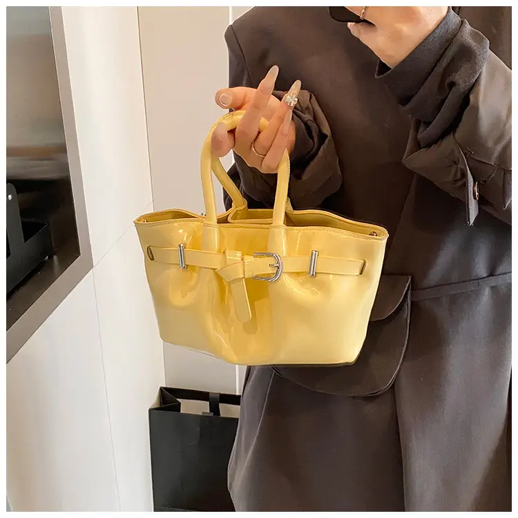 Korean Style Beige Leather Bucket Bag 2025 — feature 36