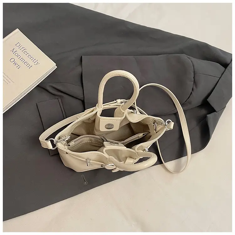 Korean Style Beige Leather Bucket Bag 2025 — feature 5