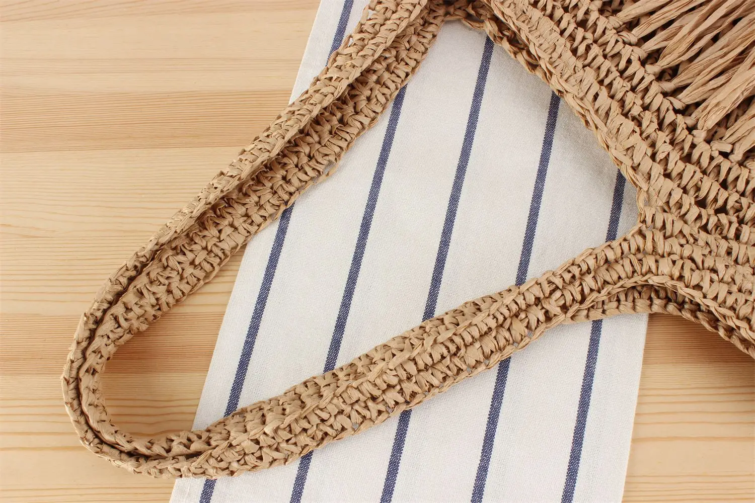 INS New South Korea Chic Tassel Handmade Woven Bag Large Capacity — feature 6