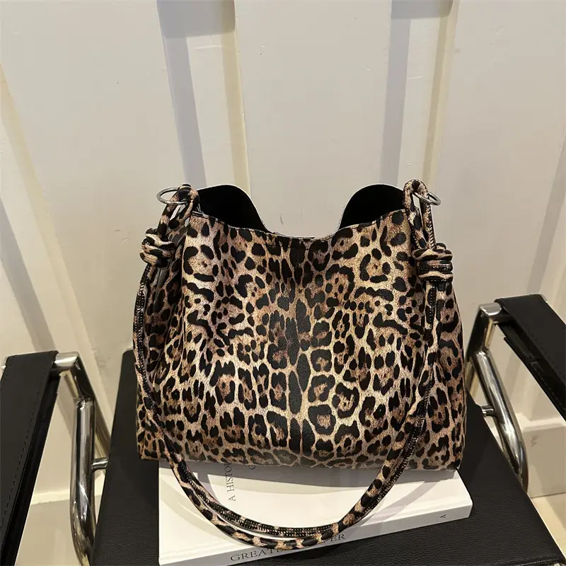 Leopard Print Korean Style Shoulder Bag for Women - Image 4
