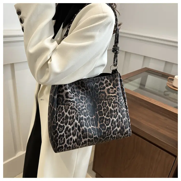 Leopard Print Korean Style Shoulder Bag for Women — feature 15