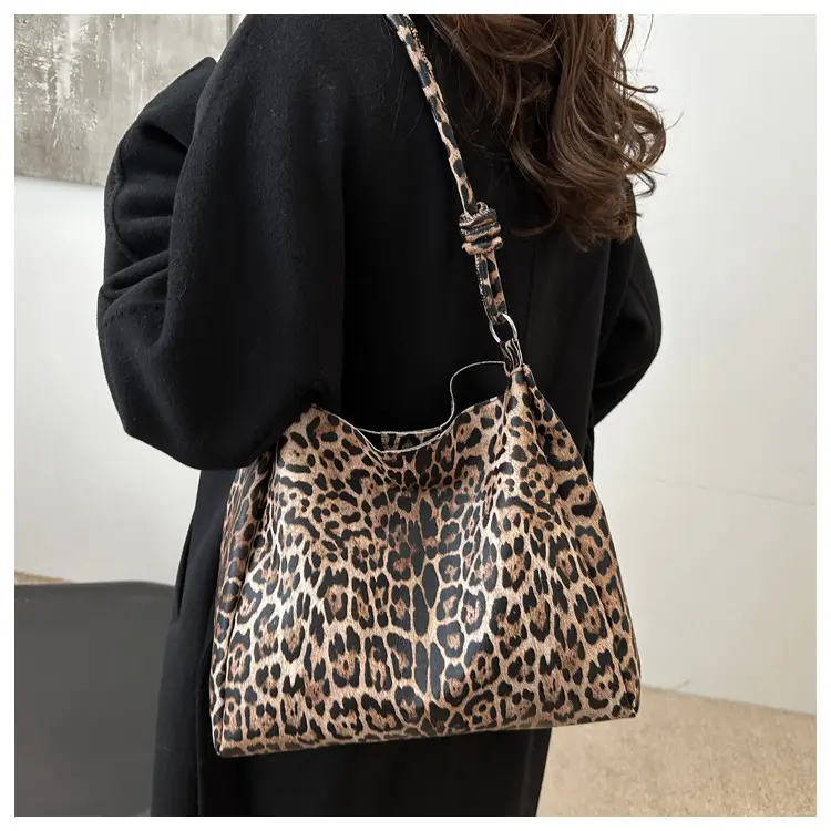 Leopard Print Korean Style Shoulder Bag for Women — feature 9