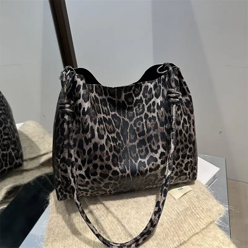 Leopard Print Korean Style Shoulder Bag for Women - Image 3