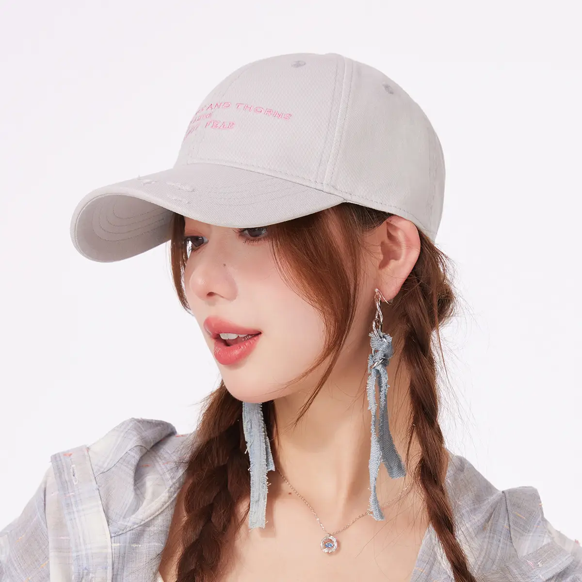 Women's White Embroidered Baseball Cap Sunshade - Image 3